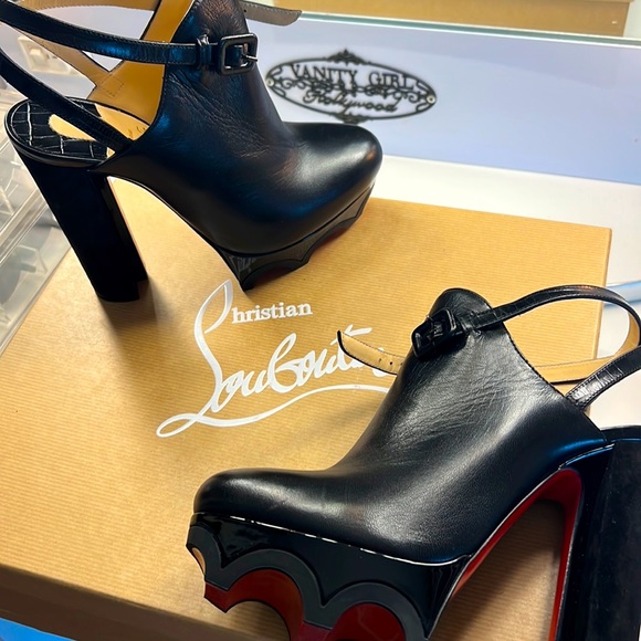CHRISTIAN LOUBOUTIN - NEVER WORN - Picture 1 of 5